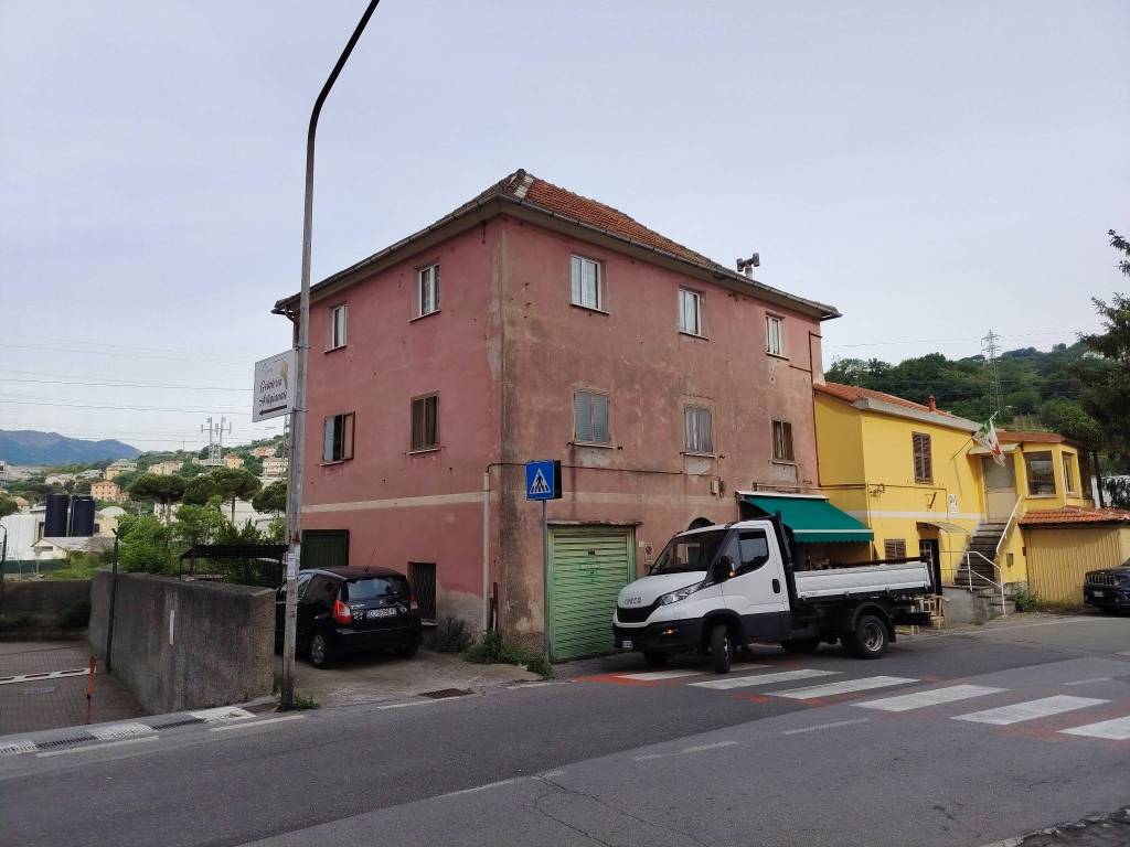 appartamento in vendita a Sant'Olcese in zona Manesseno
