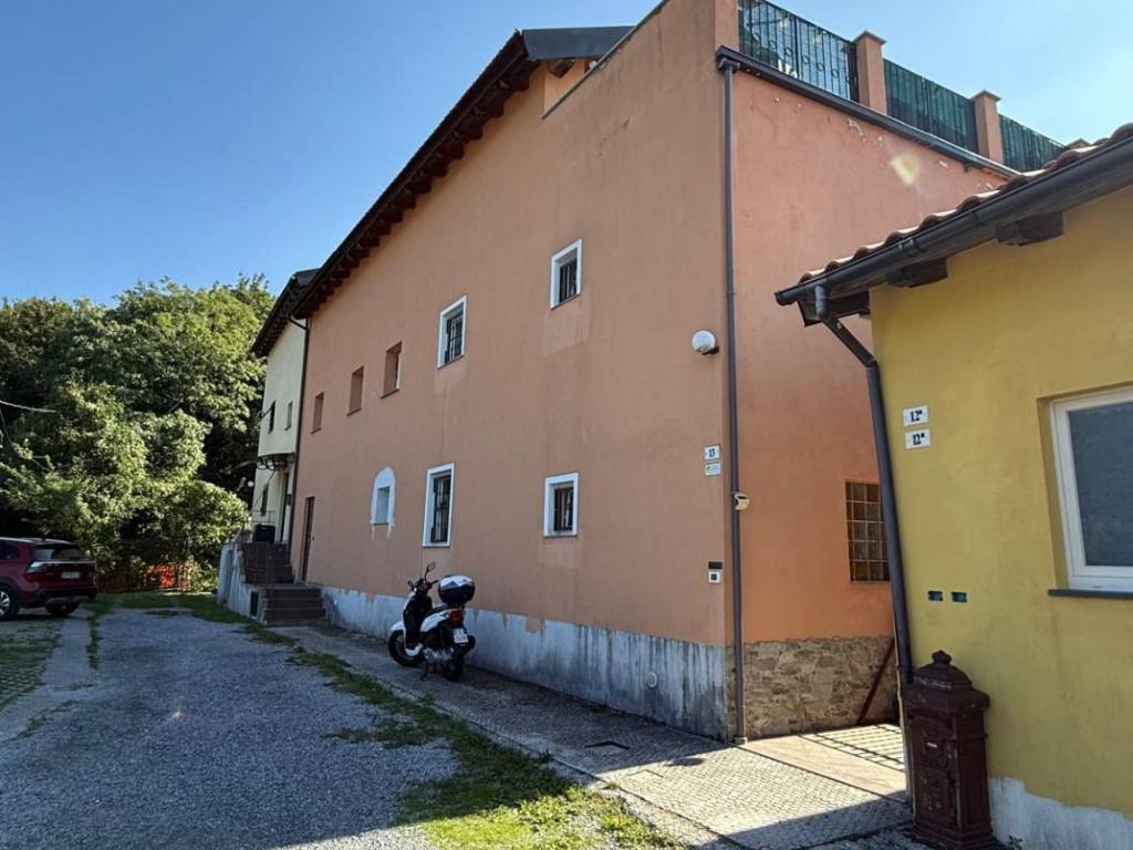 casa indipendente in vendita a Sant'Olcese in zona Manesseno