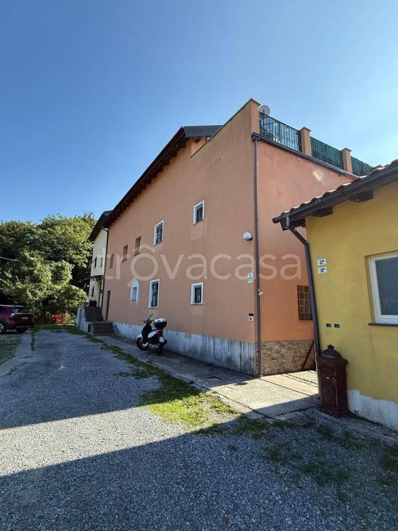 casa indipendente in vendita a Sant'Olcese in zona Manesseno