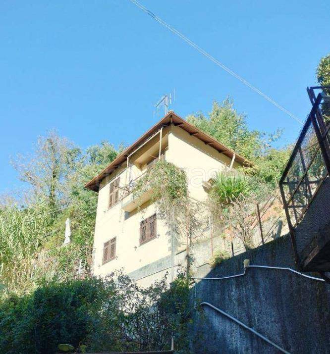 casa indipendente in vendita a Sant'Olcese in zona Piccarello