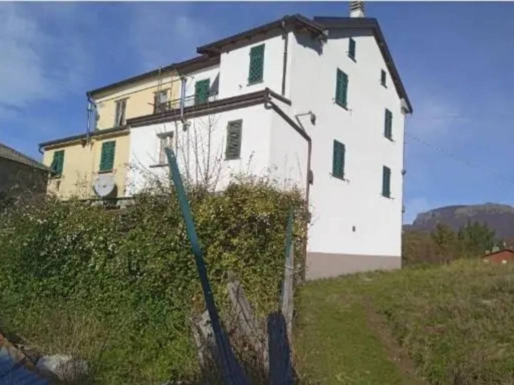 appartamento in vendita a Santo Stefano d'Aveto in zona Casoni