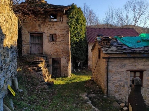 casa indipendente in vendita a Santo Stefano d'Aveto