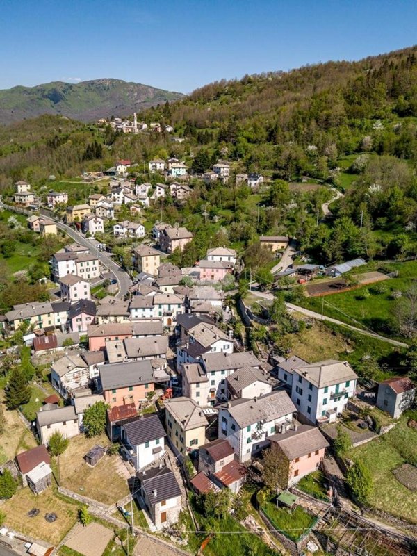 casa indipendente in vendita a Santo Stefano d'Aveto in zona La Villa