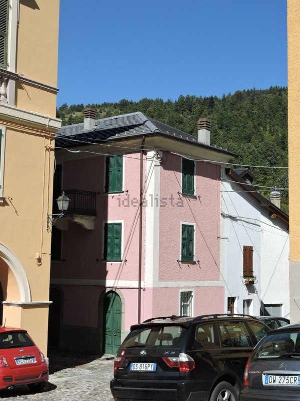 casa indipendente in vendita a Santo Stefano d'Aveto