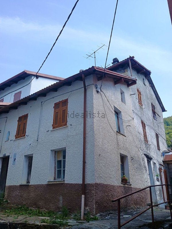 pentavano in vendita a Santo Stefano d'Aveto