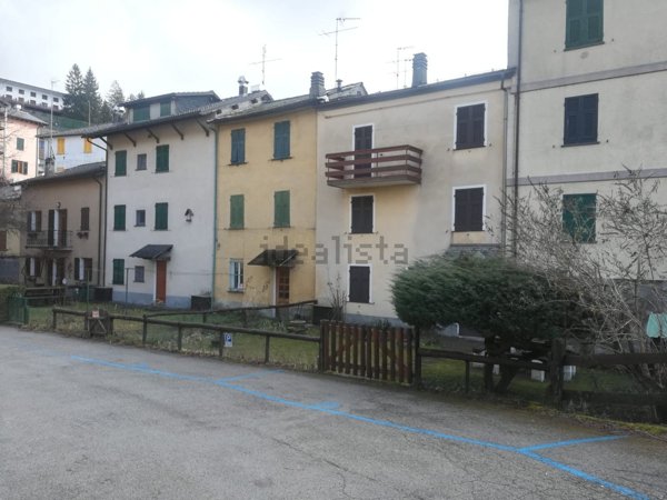 casa indipendente in vendita a Santo Stefano d'Aveto