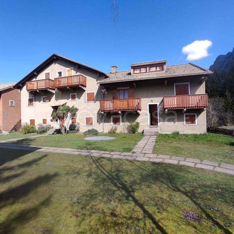 casa indipendente in vendita a Santo Stefano d'Aveto in zona Rocca d'Aveto
