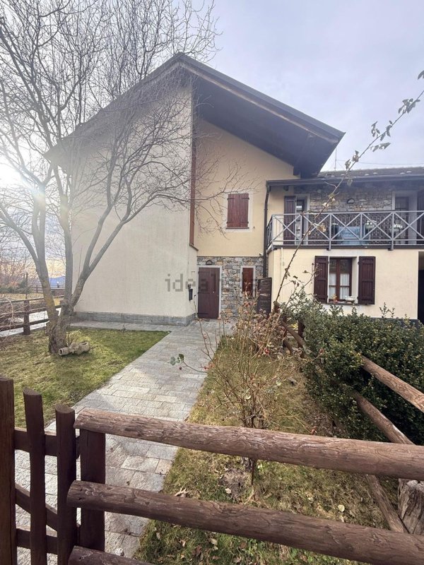 casa indipendente in vendita a Santo Stefano d'Aveto