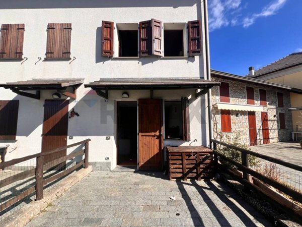 casa indipendente in vendita a Santo Stefano d'Aveto in zona Alpicella d'Aveto