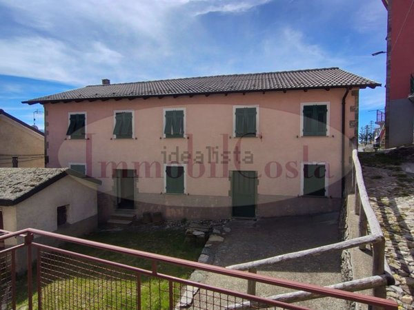 casa indipendente in vendita a Santo Stefano d'Aveto in zona Gavadi