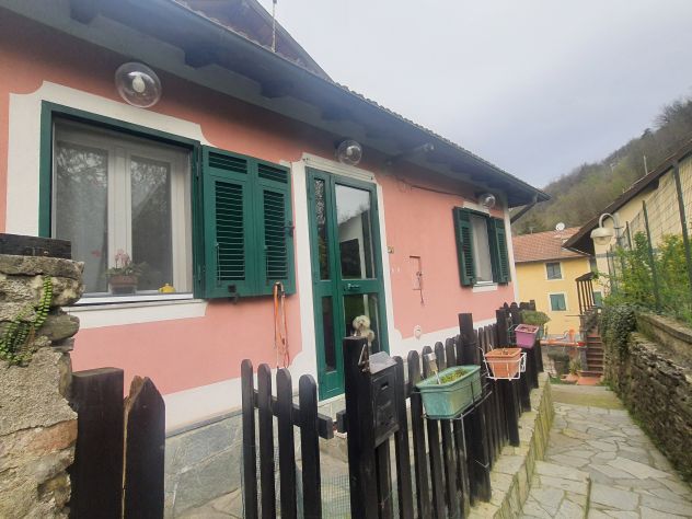 casa indipendente in vendita a Savignone