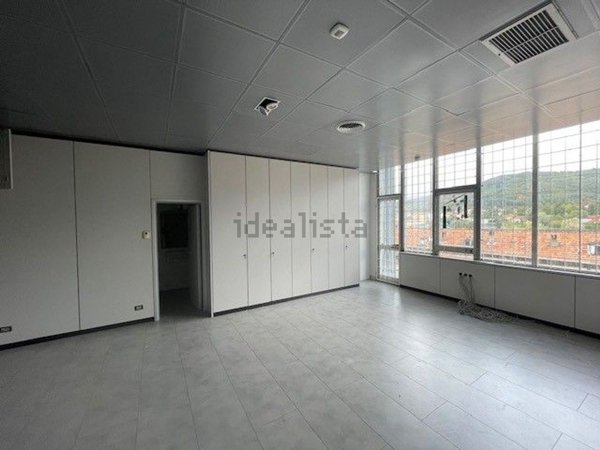 locale commerciale in vendita a Savignone in zona Isorelle