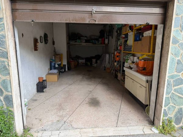 locale di sgombero in vendita a Savignone in zona Isorelle