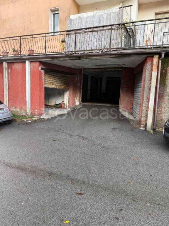 locale di sgombero in vendita a Savignone in zona Isorelle