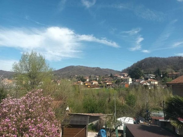 appartamento in vendita a Savignone