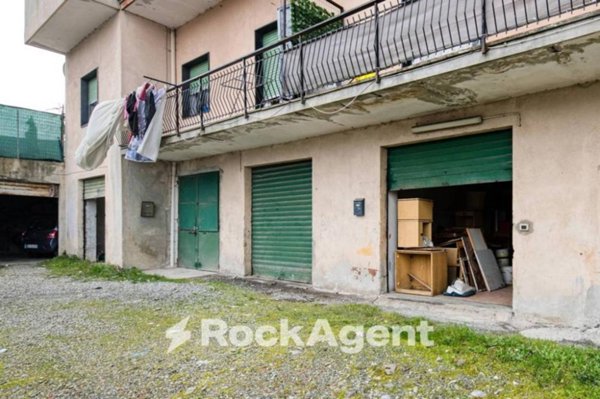 locale commerciale in vendita a Savignone in zona Isorelle