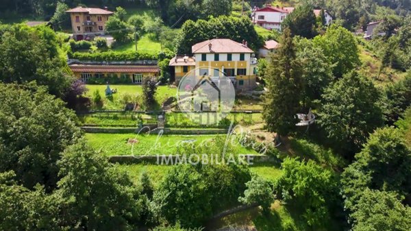 casa indipendente in vendita a Savignone