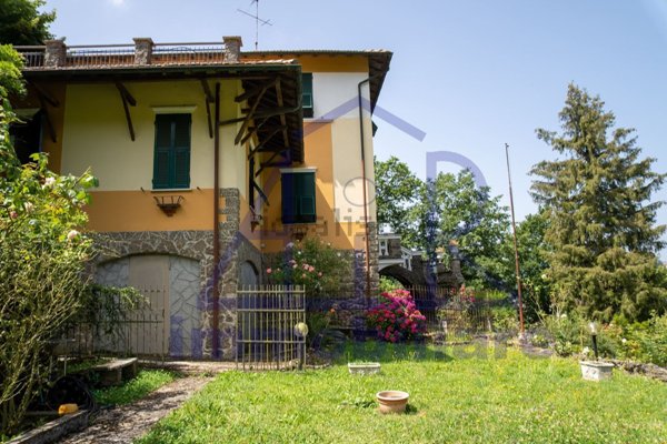 casa indipendente in vendita a Savignone