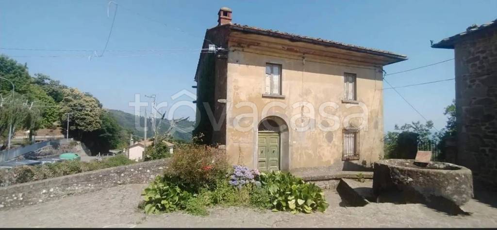 casa indipendente in vendita a Savignone