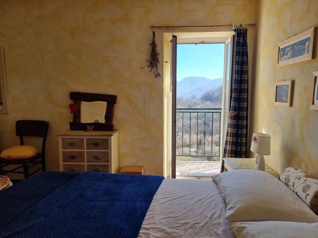 casa indipendente in vendita a Savignone