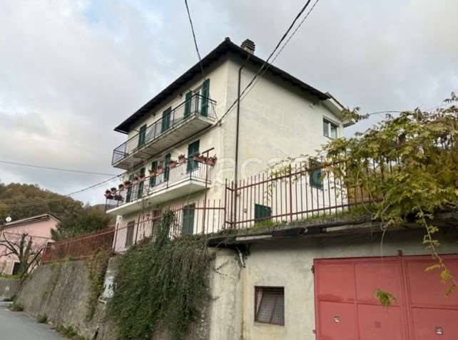 appartamento in vendita a Savignone