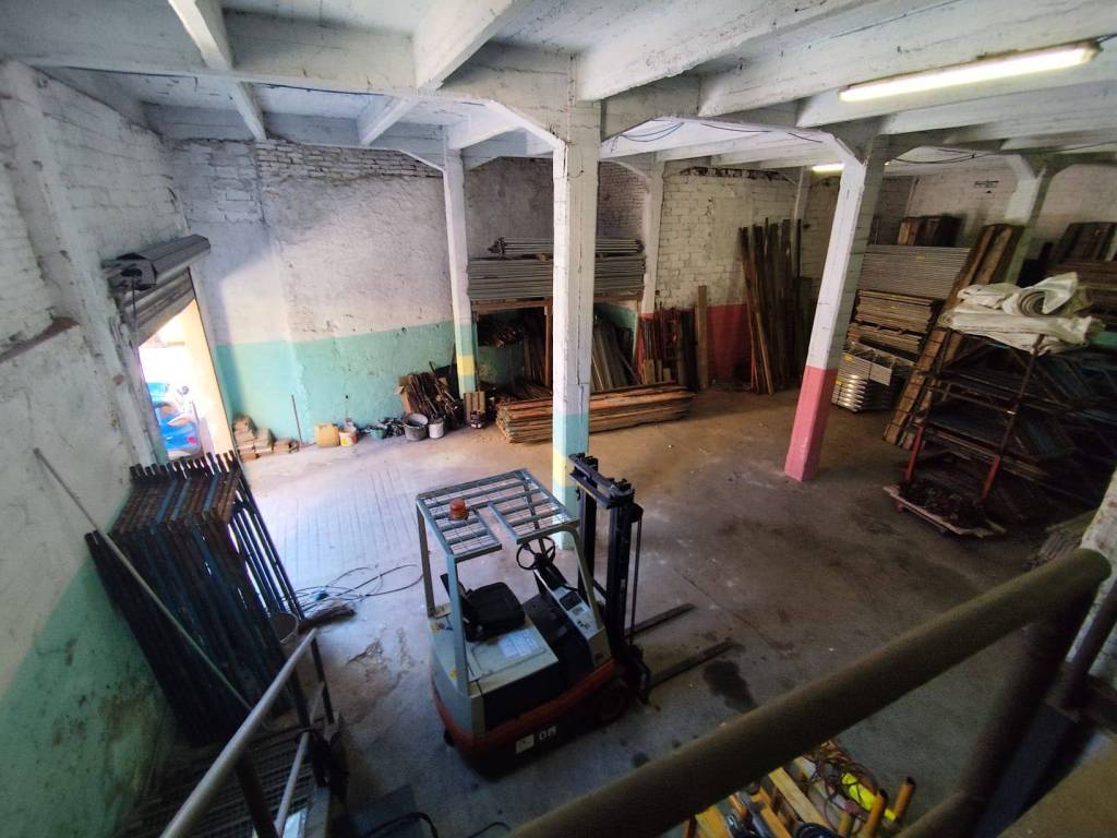 locale commerciale in vendita a Savignone in zona Isorelle