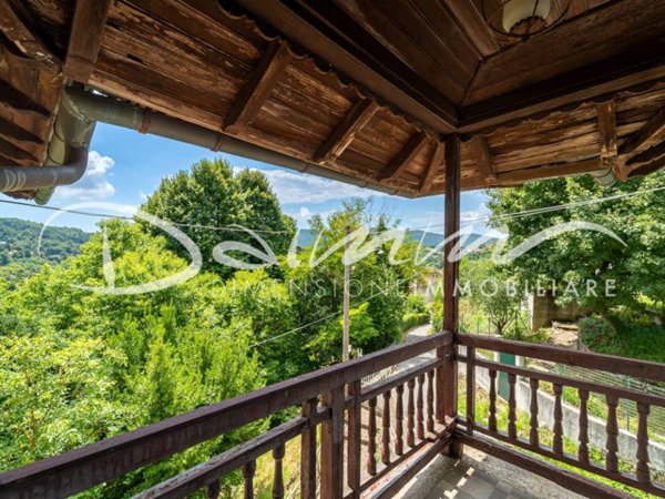 casa indipendente in vendita a Savignone