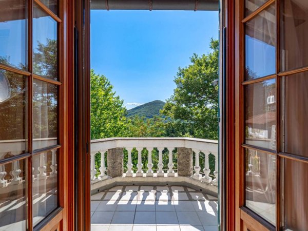 casa indipendente in vendita a Savignone