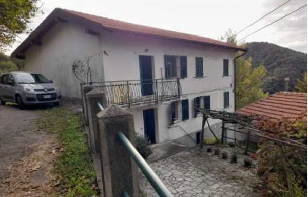 appartamento in vendita a Savignone