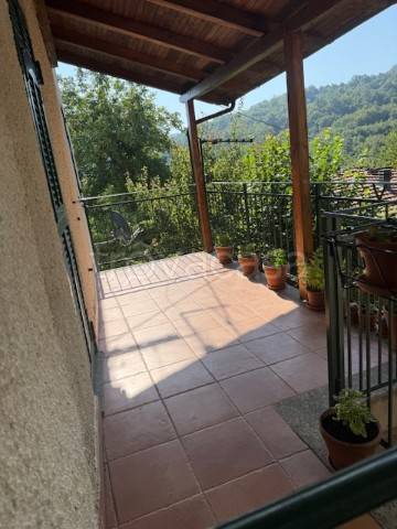 appartamento in vendita a Savignone