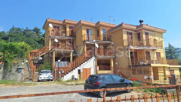appartamento in vendita a Savignone