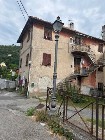 appartamento in vendita a Savignone in zona San Bartolomeo