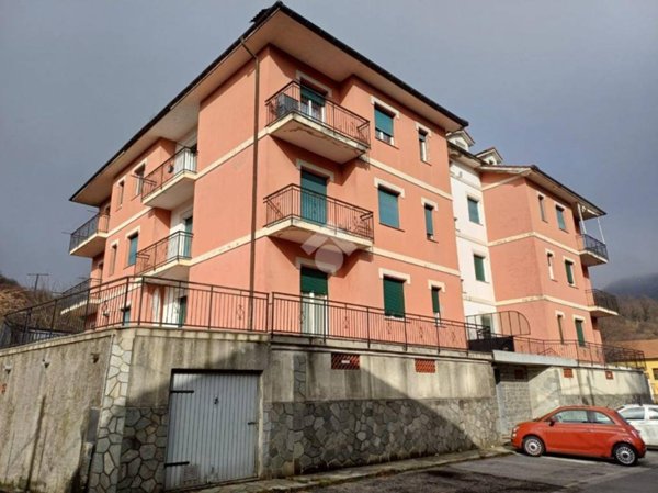 appartamento in vendita a Savignone