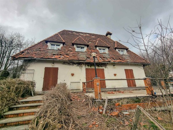 casa indipendente in vendita a Savignone