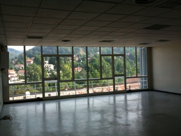 ufficio in vendita a Savignone