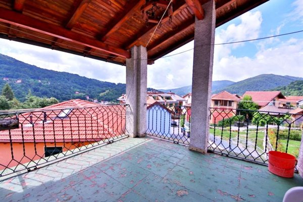 appartamento in vendita a Savignone