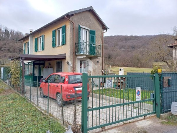 casa indipendente in vendita a Savignone