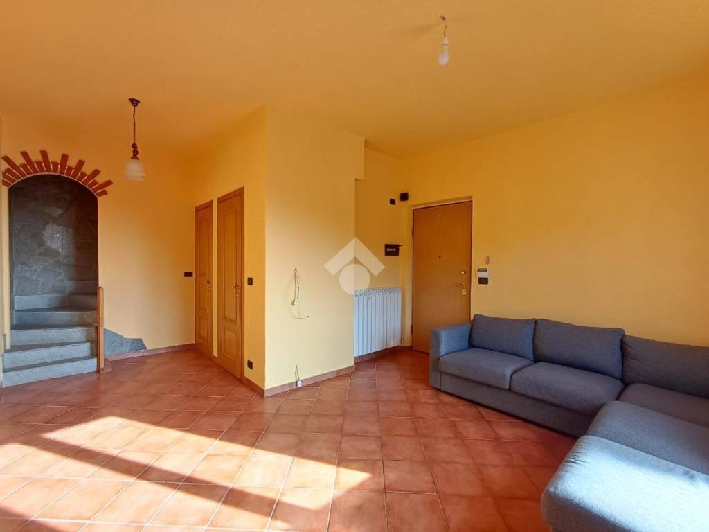 appartamento in vendita a Savignone