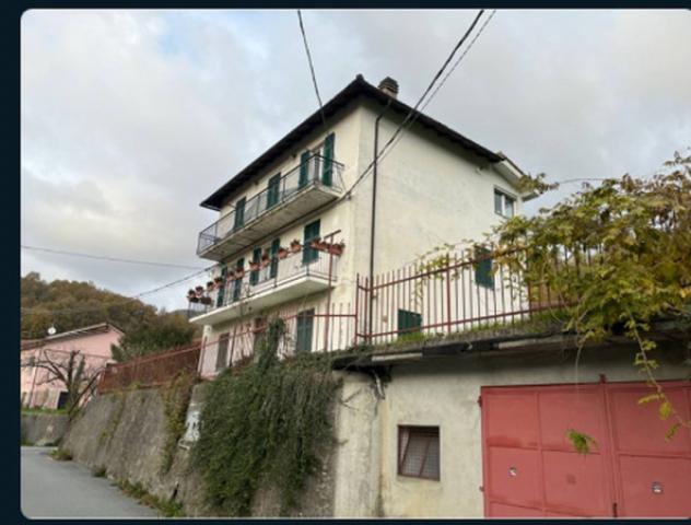 appartamento in vendita a Savignone