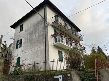 appartamento in vendita a Savignone