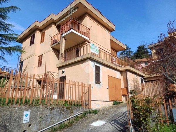 appartamento in vendita a Savignone