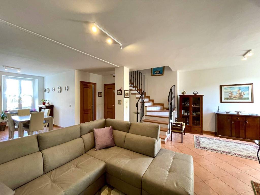 appartamento in vendita a Savignone in zona Isorelle