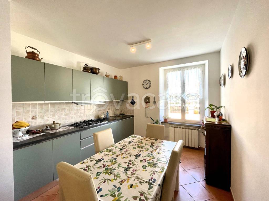 appartamento in vendita a Savignone in zona Isorelle