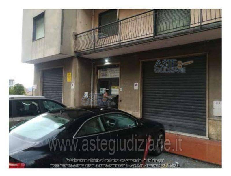 negozio in vendita a Savignone in zona Isorelle