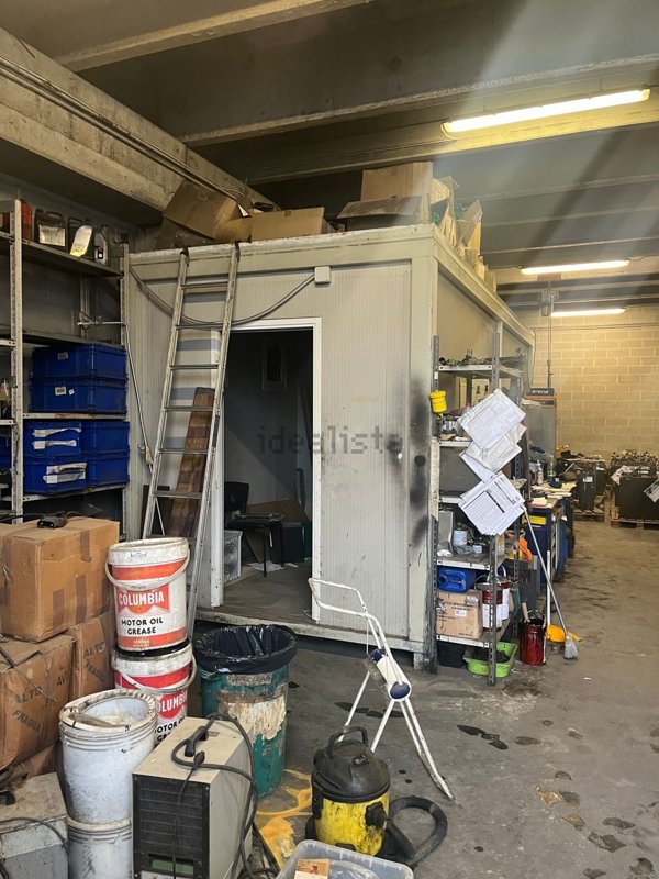 locale commerciale in vendita a Savignone in zona Isorelle