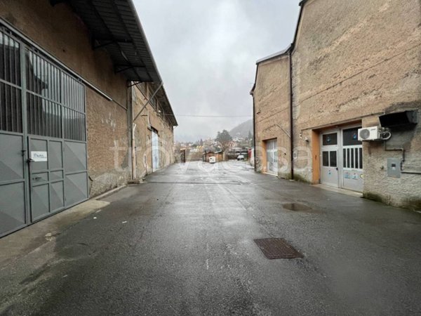 locale commerciale in vendita a Savignone in zona Isorelle