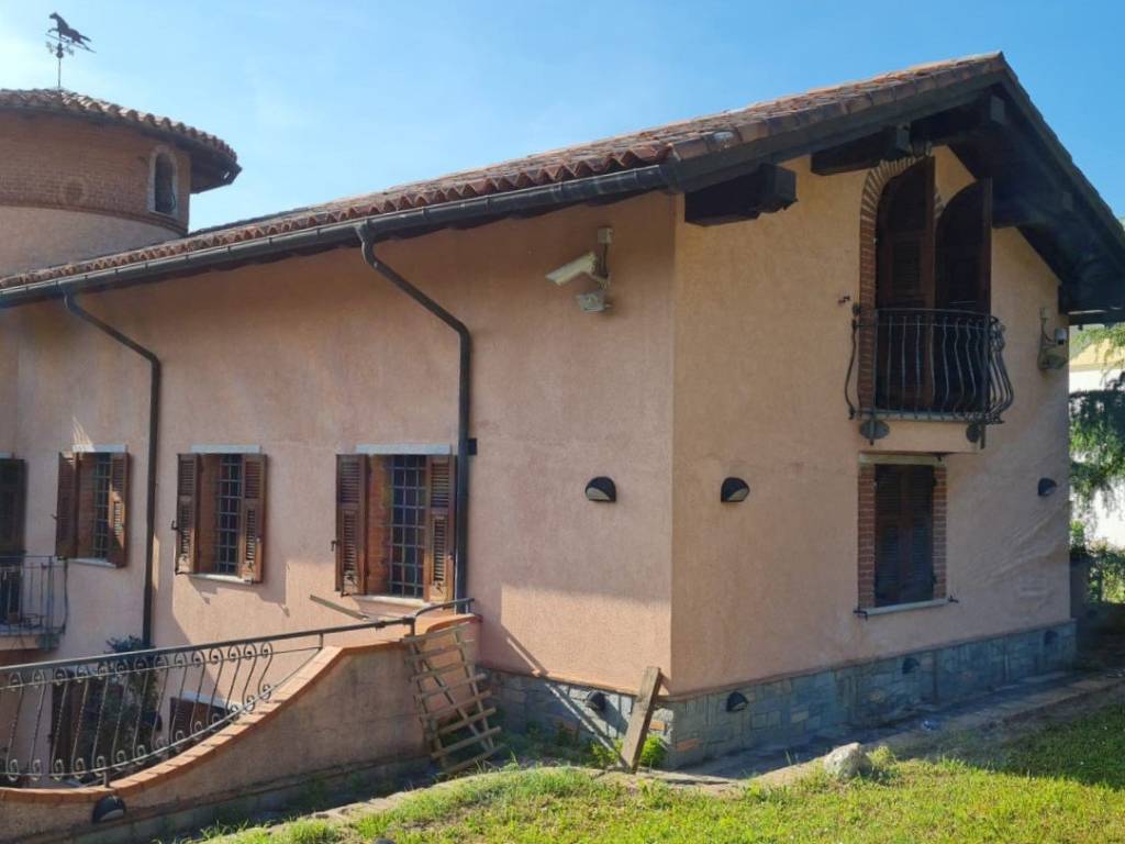 casa indipendente in vendita a Savignone