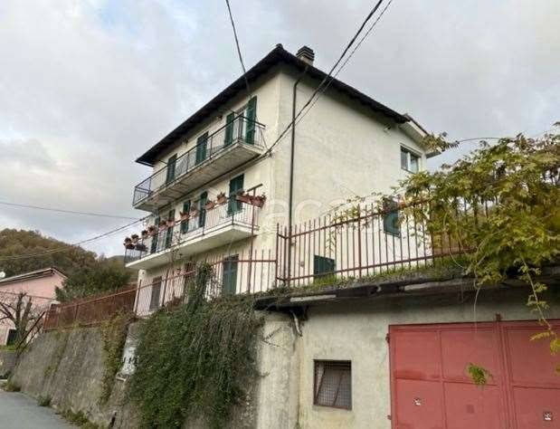 appartamento in vendita a Savignone