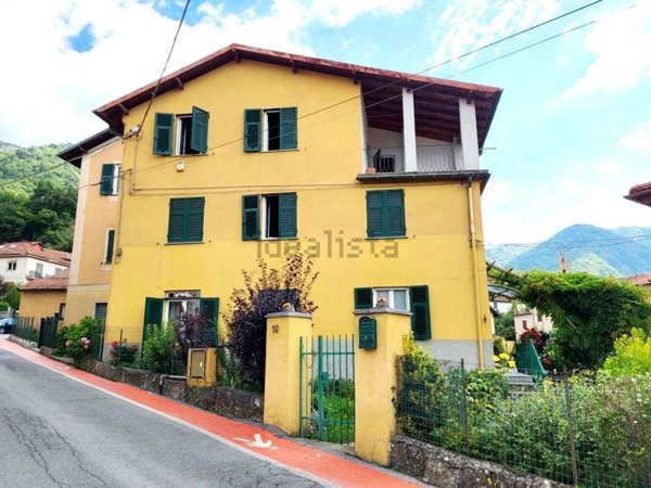 casa indipendente in vendita a Savignone