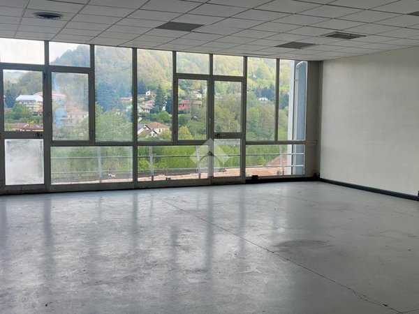 negozio in vendita a Savignone